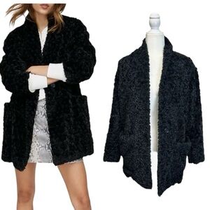 Wilfred Free Aritzia Black Plush Oversized Coat Misses size XS